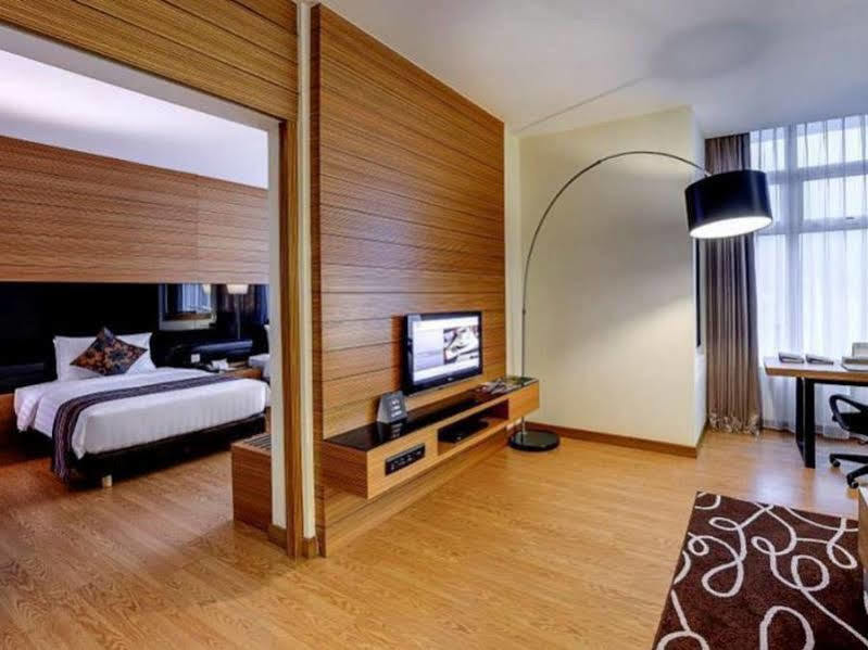 Ramada Plaza Kuala Lumpur Esterno foto